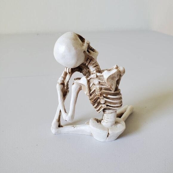 Halloween Yoga Skeleton Figurines Decorations Zen Poses Resin Set of 4 New - Picture 3 of 16